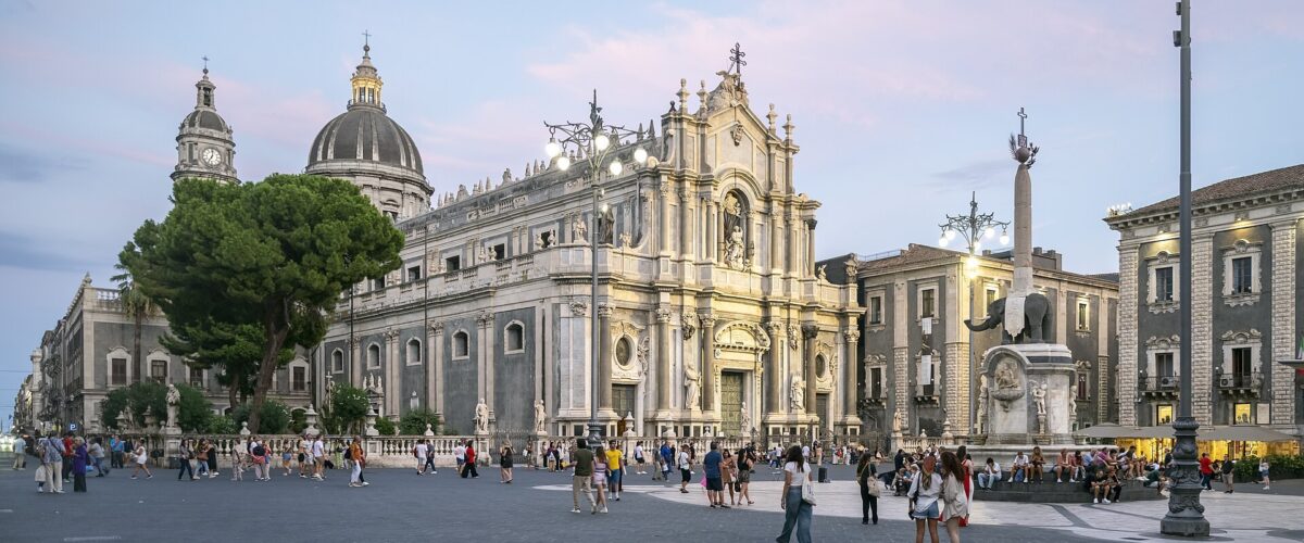 Letenky do Catanie – katedrála a náměstí Piazza del Duomo