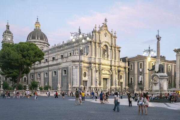 Letenky do Catanie – katedrála a náměstí Piazza del Duomo