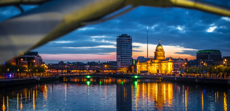The Custom House at sunset, Dublin, Ireland – photo by Giuseppe Milo (CC BY 3.0)