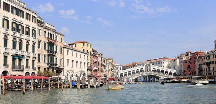Last minute Itálie — Canal Grande a Ponte di Rialto v Benátkách